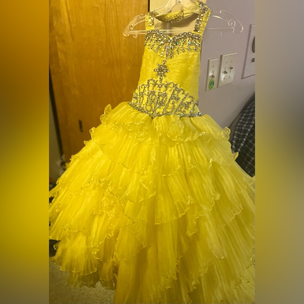 Gorgeous Ritzee Girls Pageant Dress Size 4.